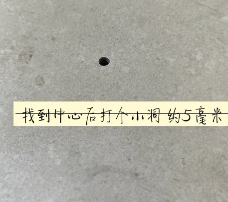福清瓷砖空鼓维修公司专业解答在瓷砖铺贴过程中，如果砂料搅拌不均匀，将会带来以下问题